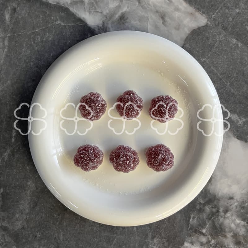 A wonderful meeting for taste receptors, mixed with double soft candy with grape flavour